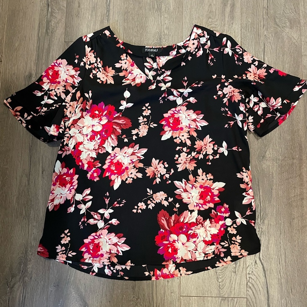 ROZ & ALI floral blouse